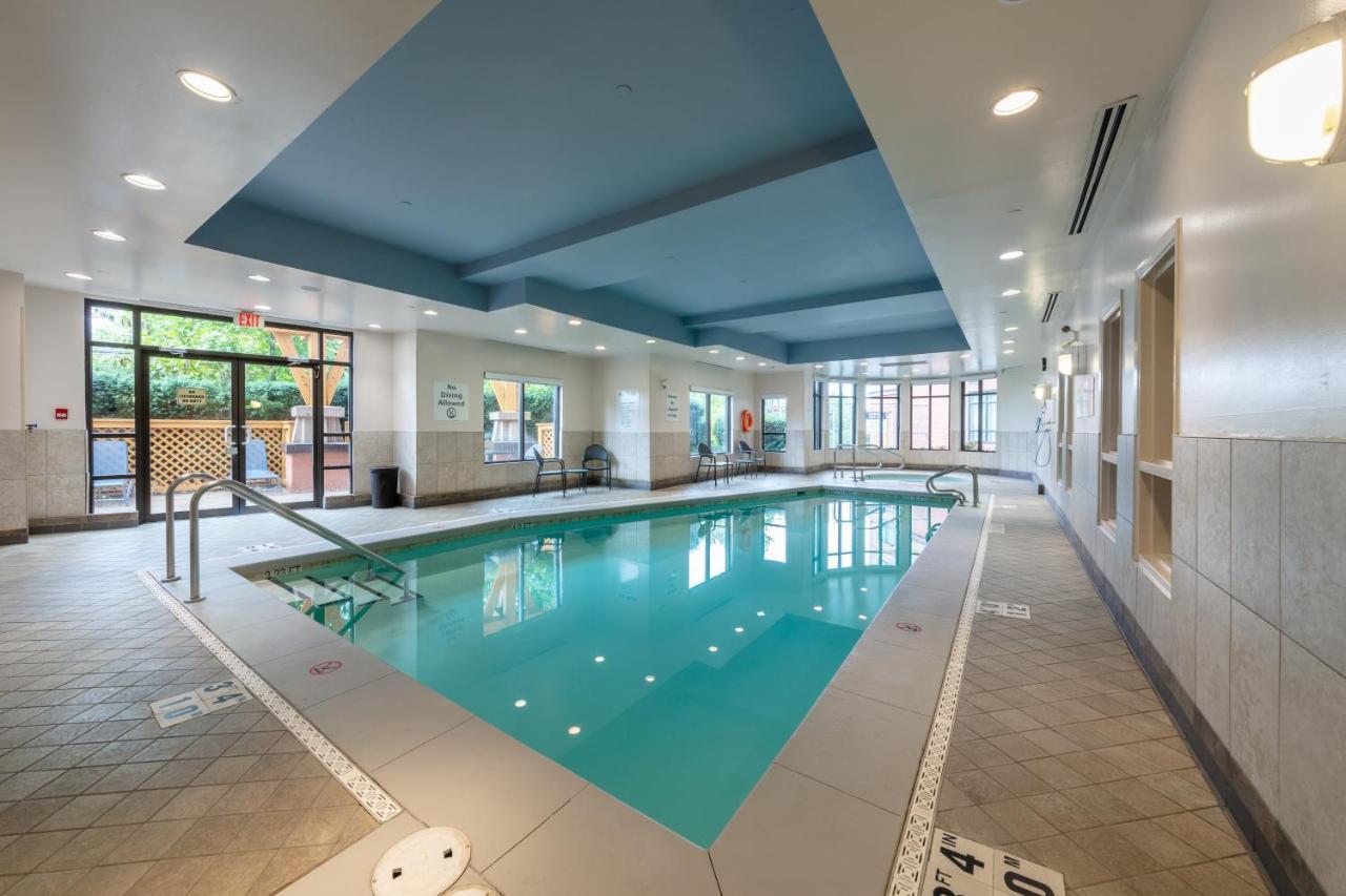 Holiday Inn Express & Suites Riverport Richmond By Ihg Экстерьер фото