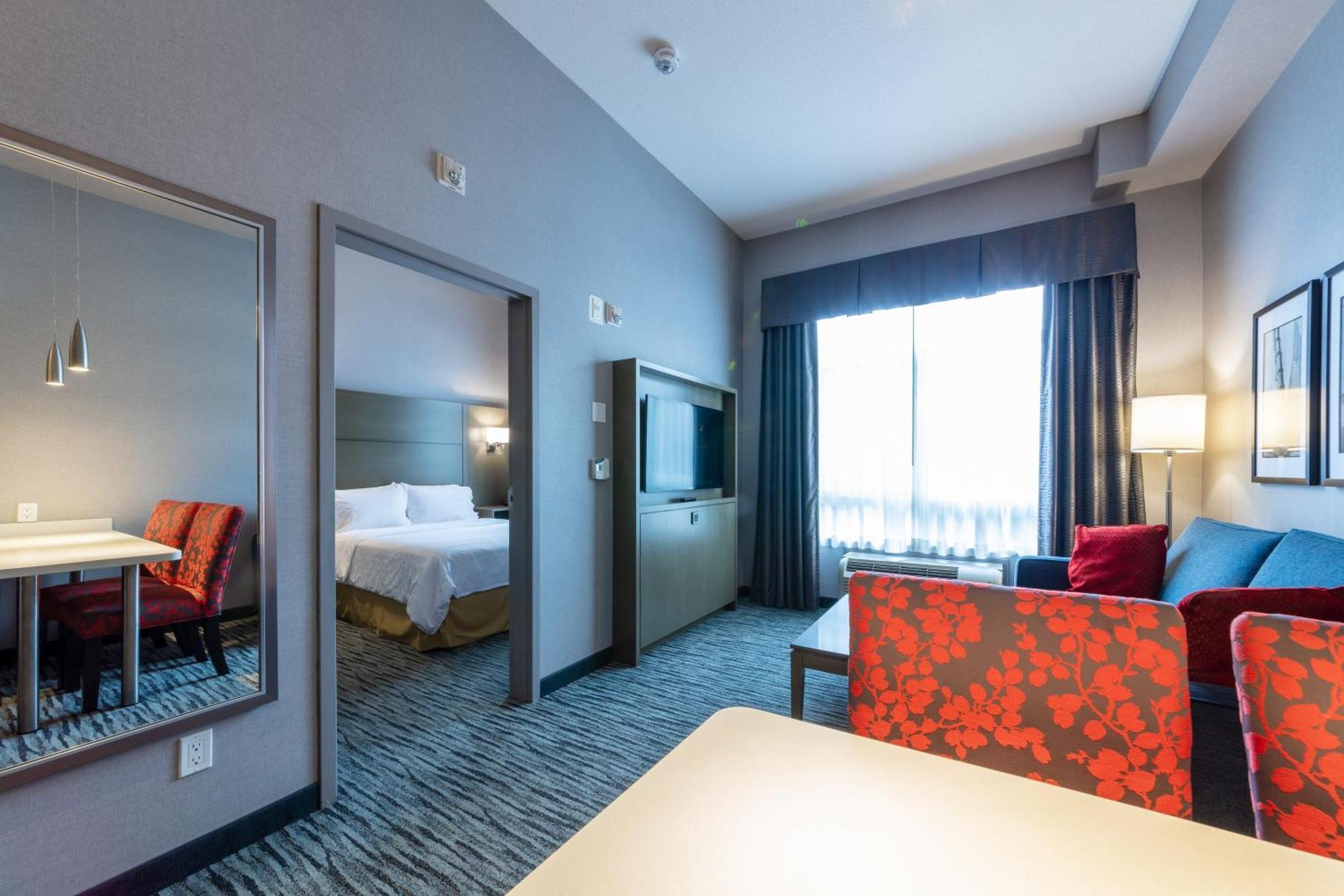 Holiday Inn Express & Suites Riverport Richmond, An Ihg Hotel Экстерьер фото