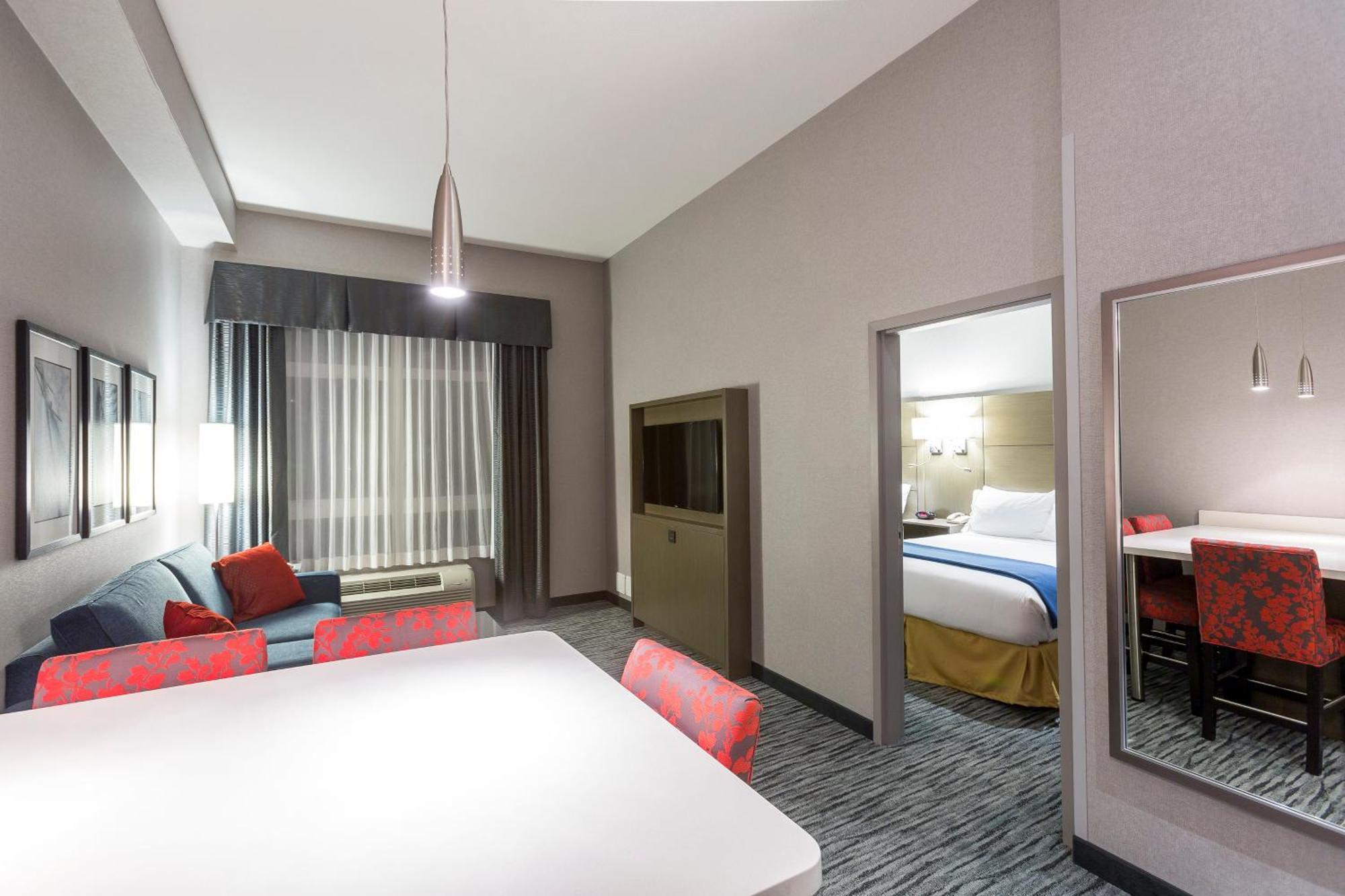 Holiday Inn Express & Suites Riverport Richmond By Ihg Экстерьер фото