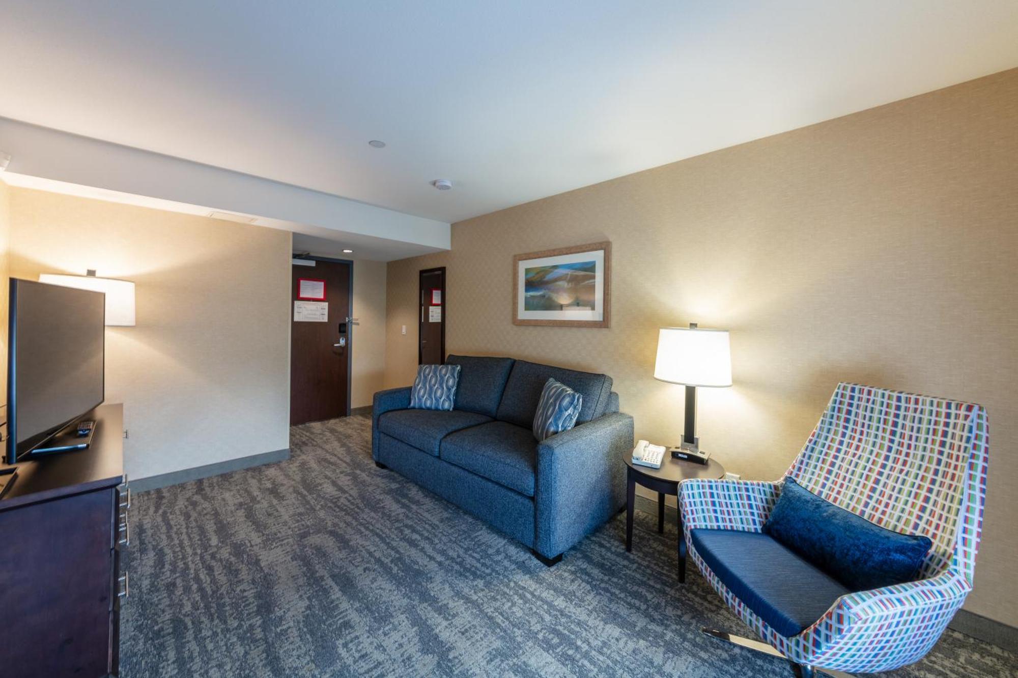 Holiday Inn Express & Suites Riverport Richmond By Ihg Номер фото
